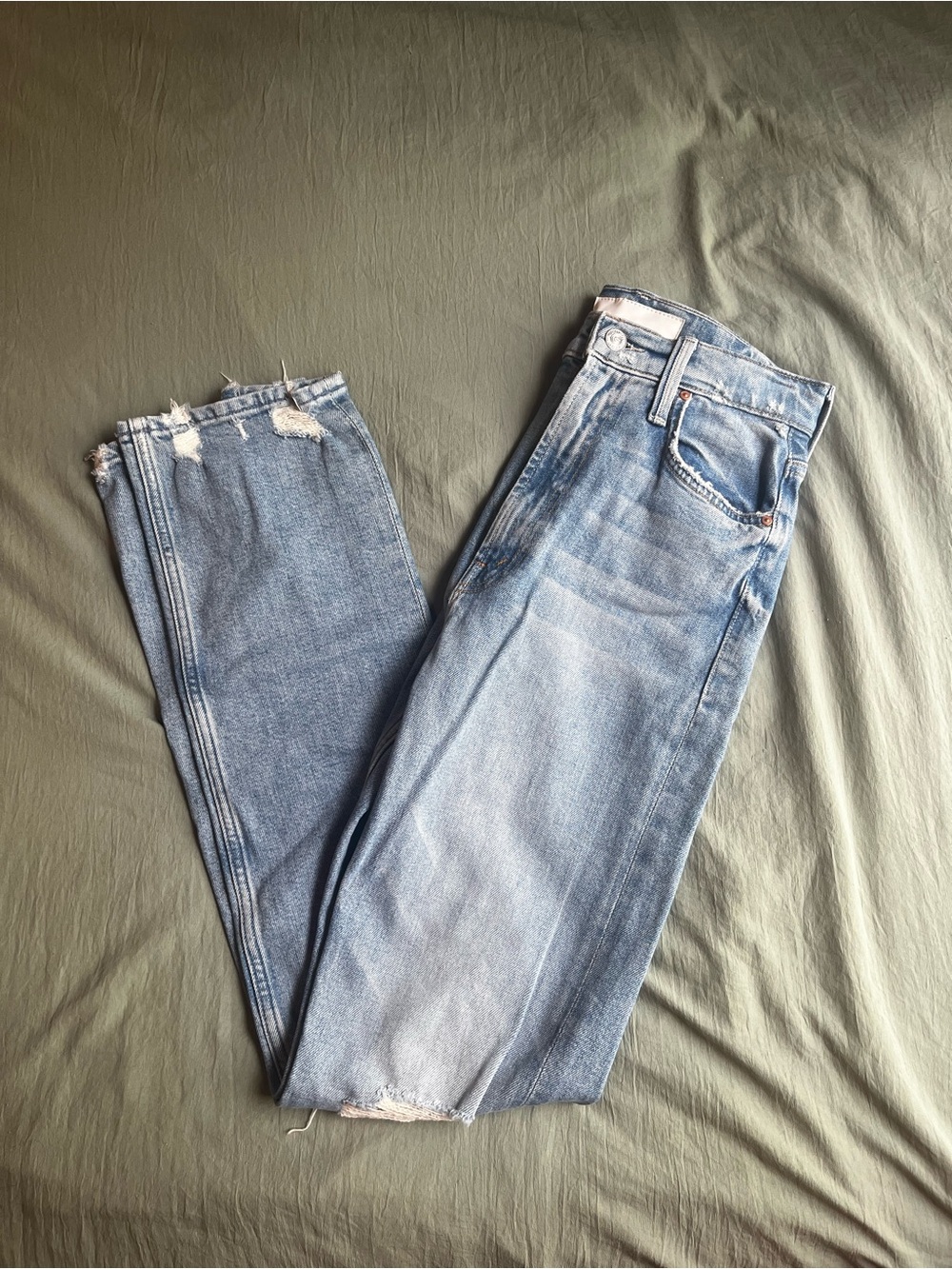 MOTHER High Rise Distressed Denim Jeans — Size 25!!
